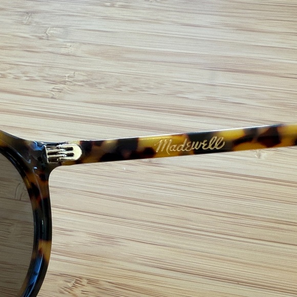 Madewell Tortoise Shell Rounded Sunglasses - Picture 4 of 5